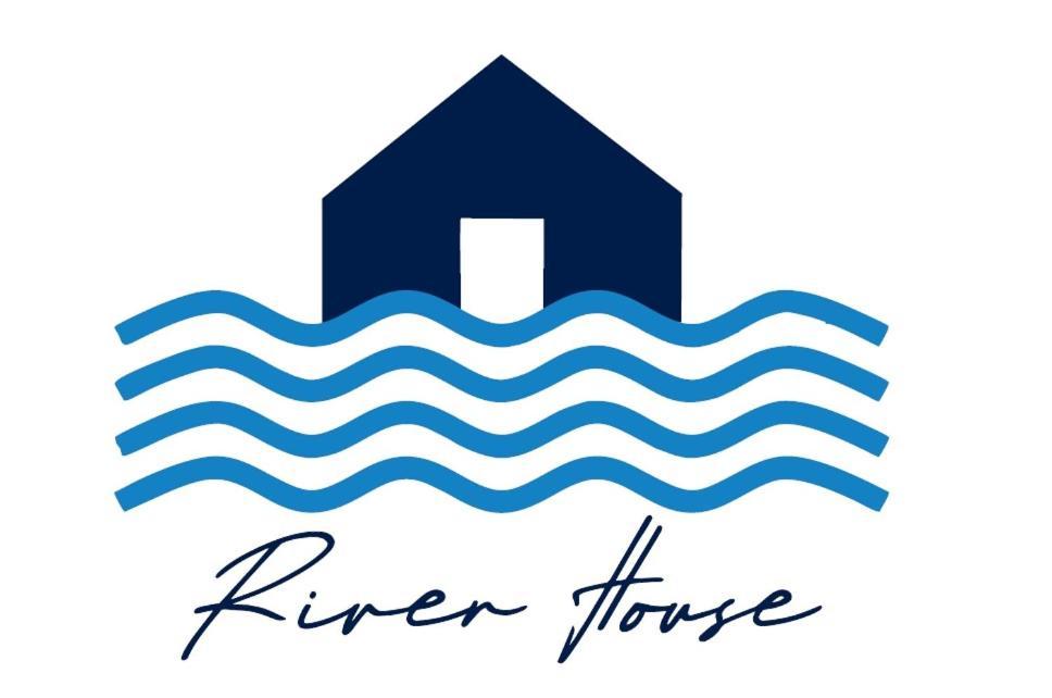 River House * Caceres